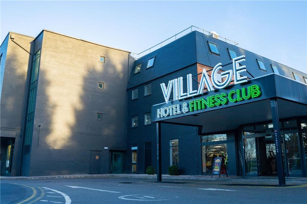 Village Hotel Bracknell Buitenkant foto